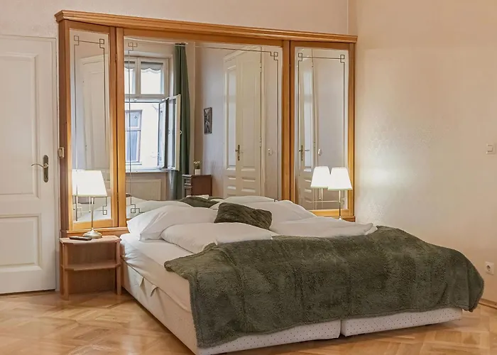 Spacious 4-bedroom Shared Flat In The Heart Of Apartment Vienna