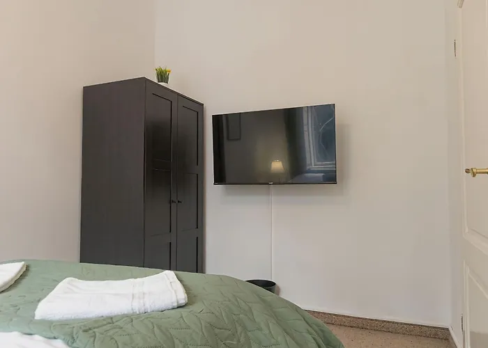 Spacious 4-bedroom Shared Flat In The Heart Of