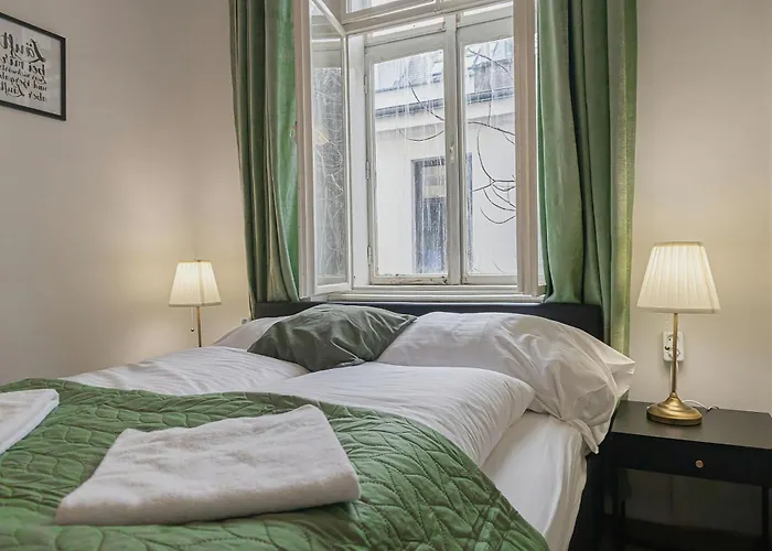 Apartment Spacious 4-bedroom Shared Flat In The Heart Of