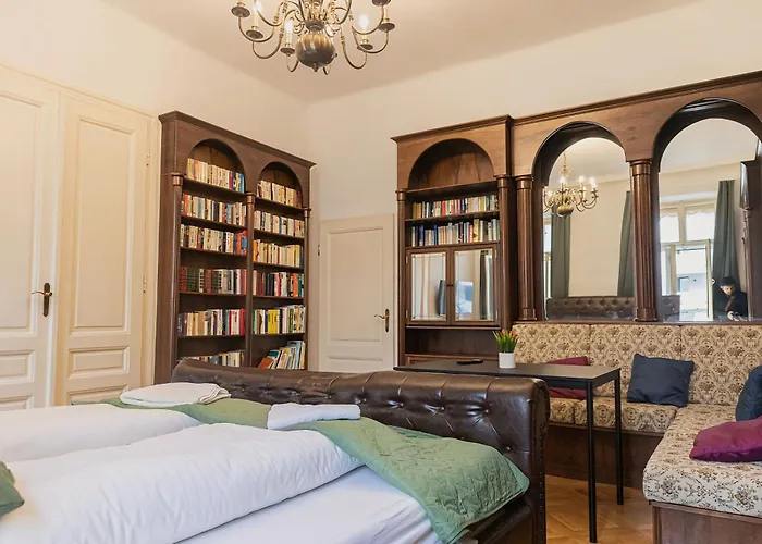 Apartment Spacious 4-bedroom Shared Flat In The Heart Of