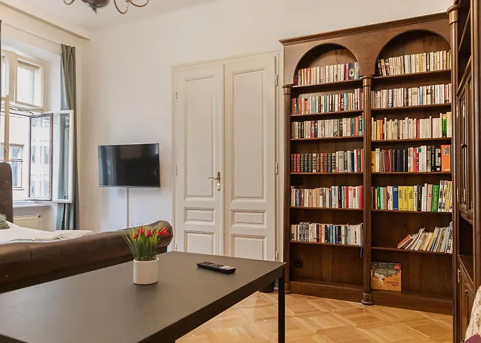 Spacious 4-bedroom Shared Flat In The Heart Of