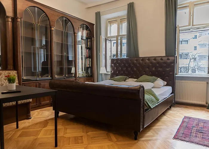 Spacious 4-bedroom Shared Flat In The Heart Of Apartment *