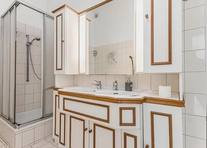 Spacious 4-bedroom Shared Flat In The Heart Of